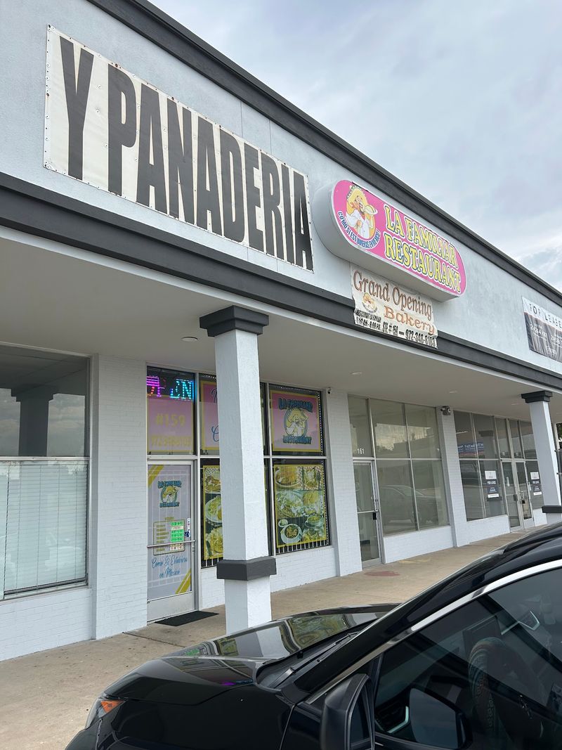 La Familiar Restaurant y Panadería (Dallas)