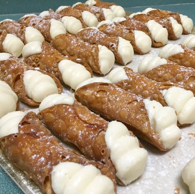 LaCascia’s Bakery & Deli: Burlington Covers Lunch and Dessert