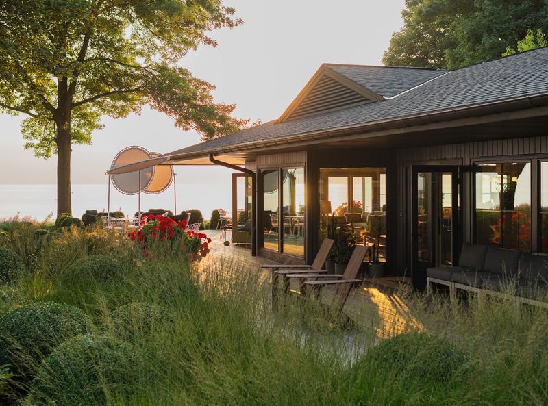 Lake Shore Resort - Saugatuck Lake Shore Resort - Saugatuck