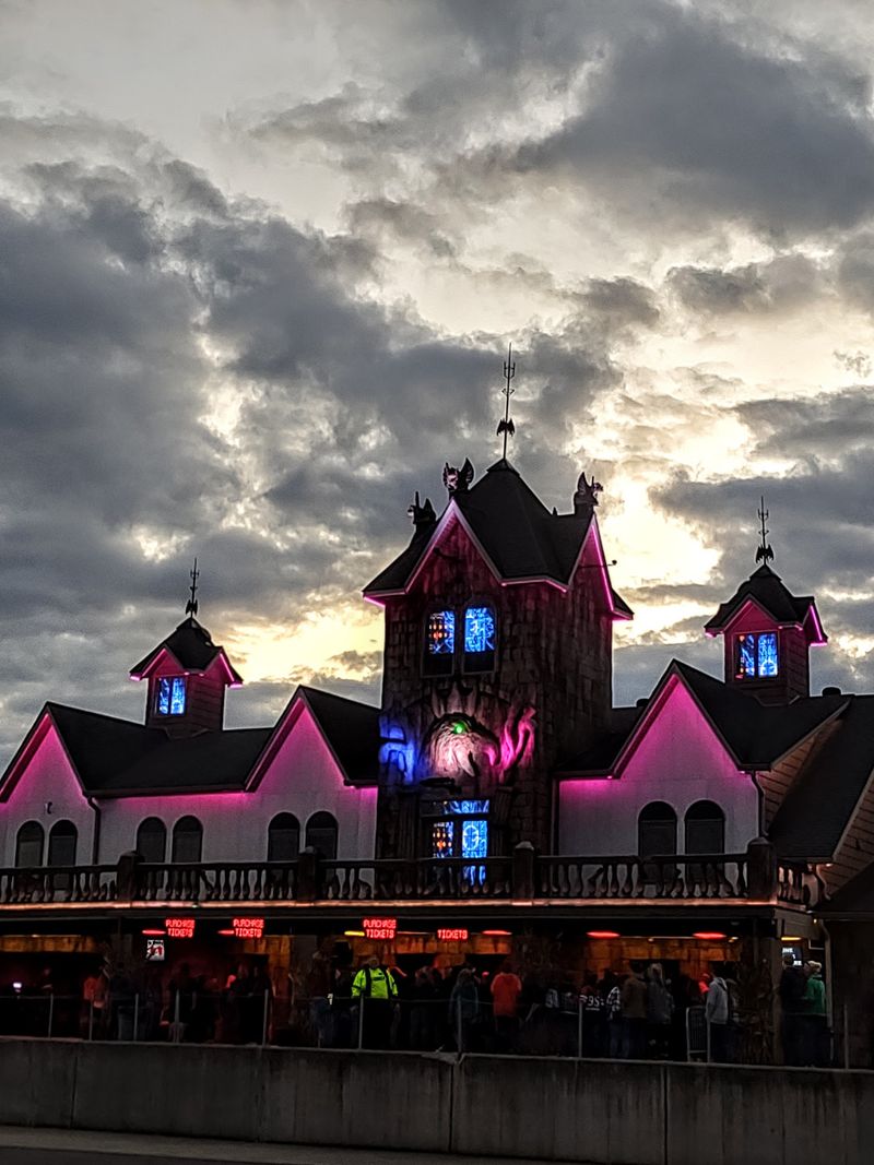 Land of Illusion Haunted Scream Park