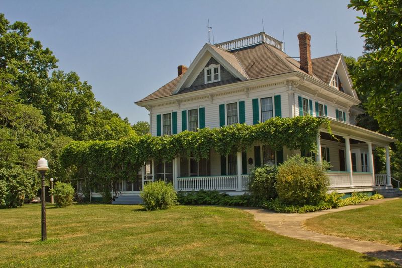 Funk Prairie Home and Gem & Mineral Museum (Shirley)