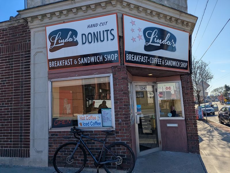 Linda's Donuts Linda's Donuts