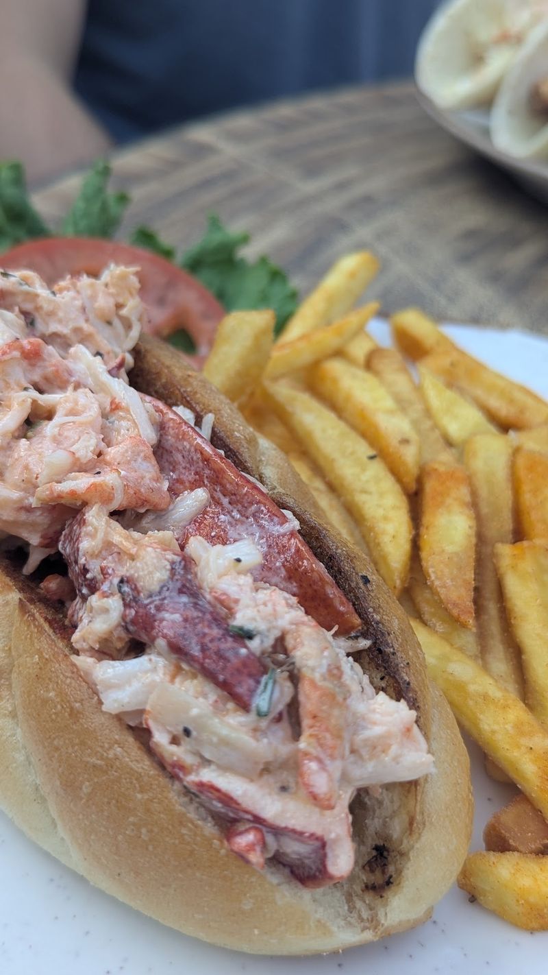 Lobster Rolls and Crab Cakes Keep the Coastal Mood Going