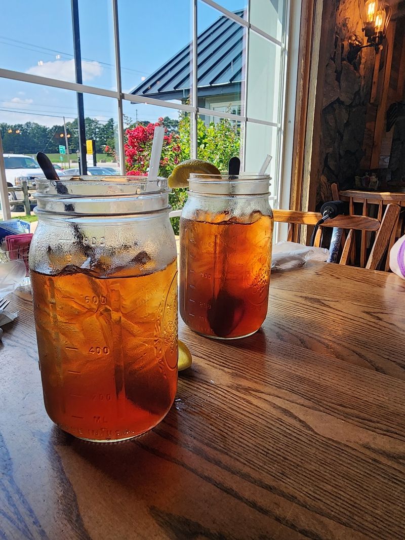 Log Cabin Restaurant, Hurricane Mills