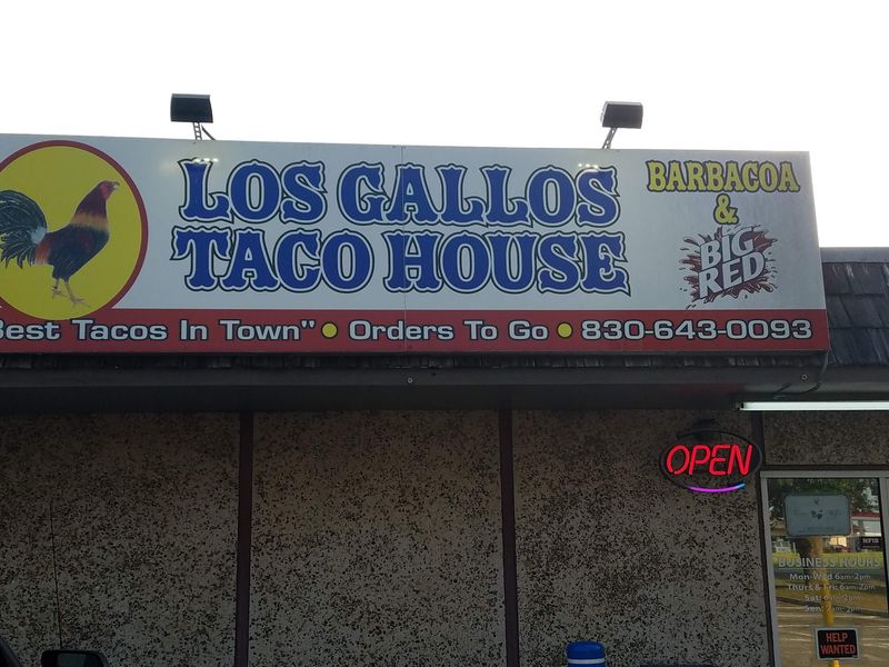 Los Gallos Los Gallos