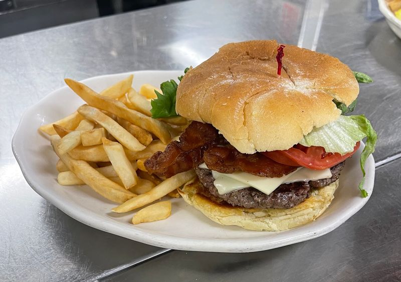 Lunch Gets Serious Once The Clock Passes Noon Lunch Gets Serious Once The Clock Passes Noon