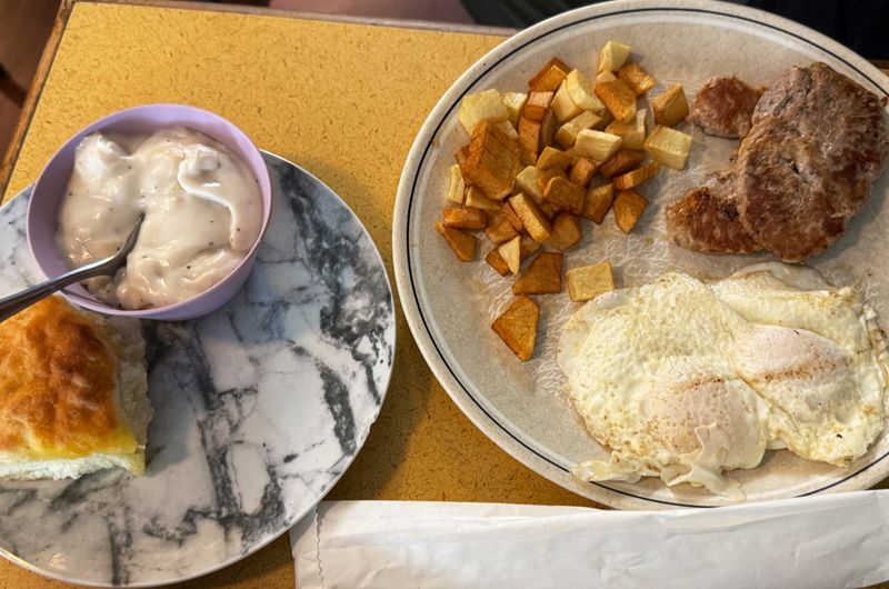 M & M Country Cafe - Cookeville