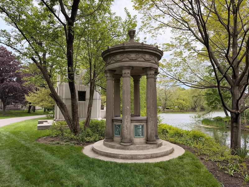 Wander Through The City's Most Famous Outdoor History Book Wander Through The City's Most Famous Outdoor History Book