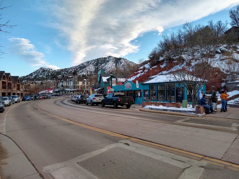 Manitou Avenue's Gallery Row