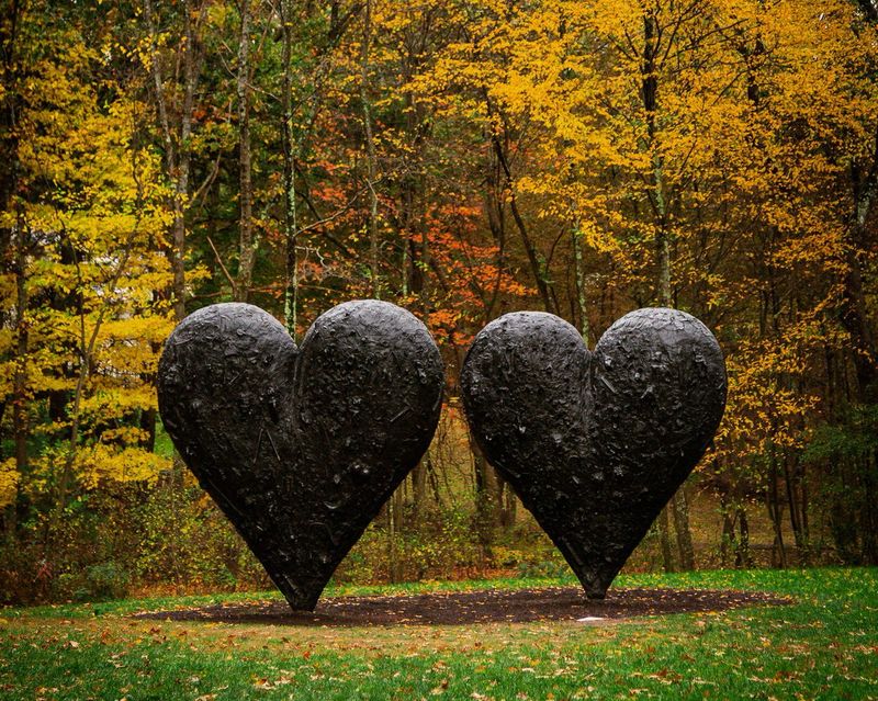 Massachusetts Woods With an Unexpected Art Collection Massachusetts Woods With an Unexpected Art Collection