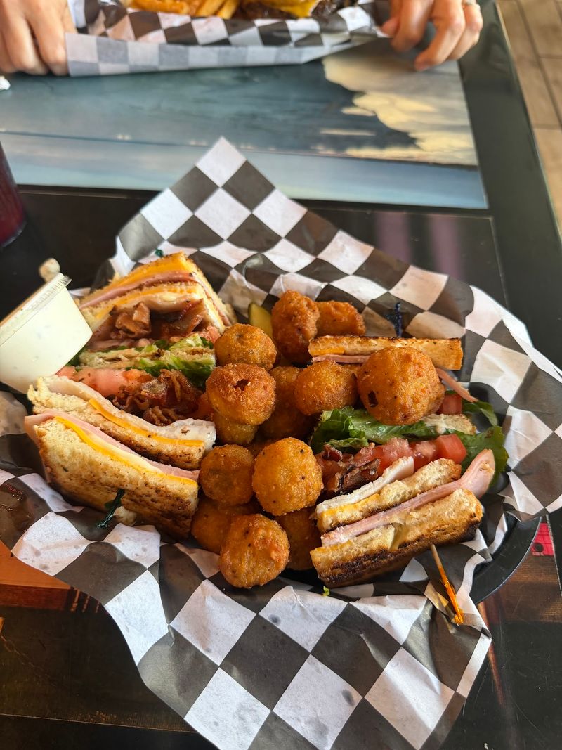 Michigan Whitefish Meets Diner Favorites Michigan Whitefish Meets Diner Favorites