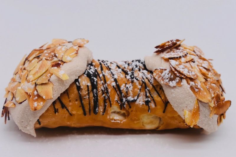 Mike’s Pastry: The Boston Box Everyone Recognizes