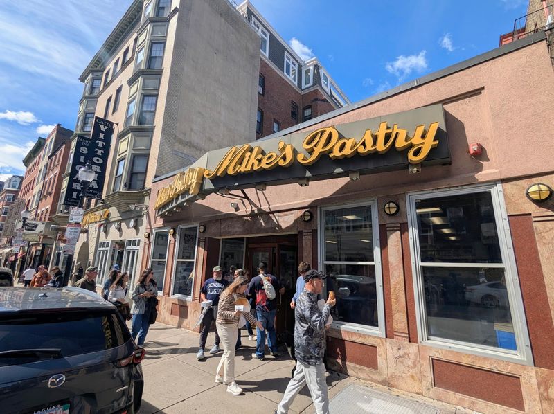 Mike's Pastry