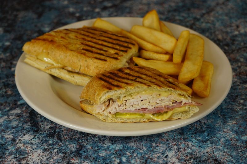 Minella’s Diner: Main Line Meals Made Easy