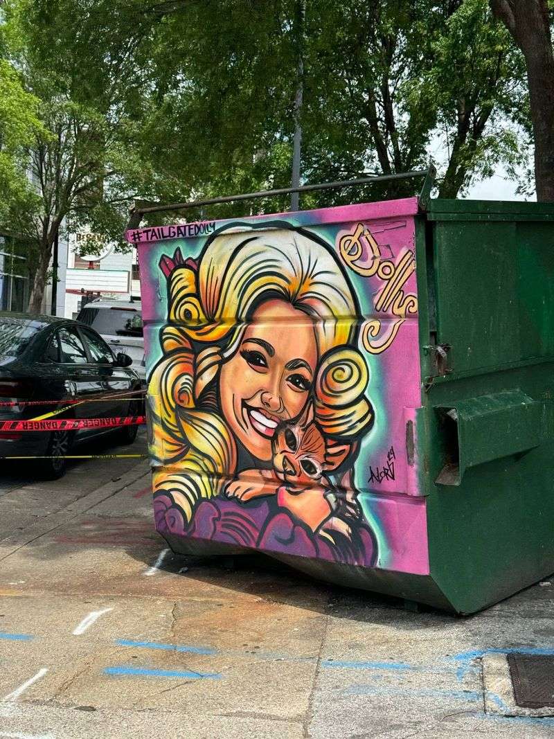 Music, Murals, and Must-See Nashville Landmarks