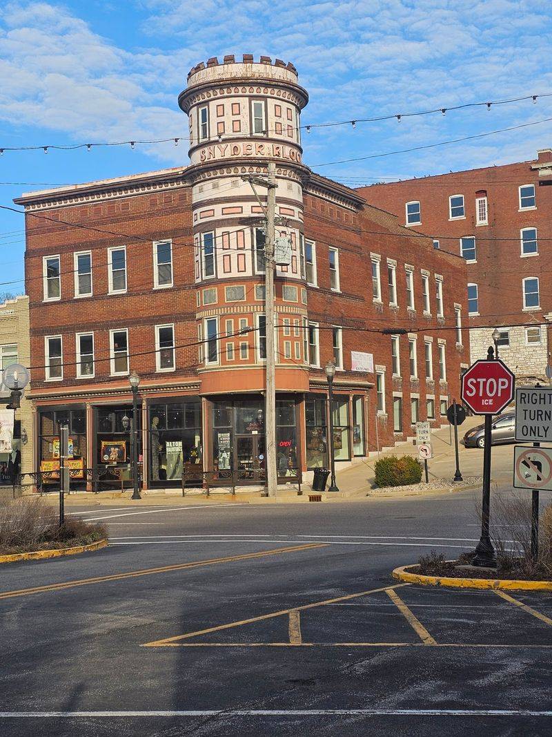 The New Piasa Street Home Fits The Mood Perfectly