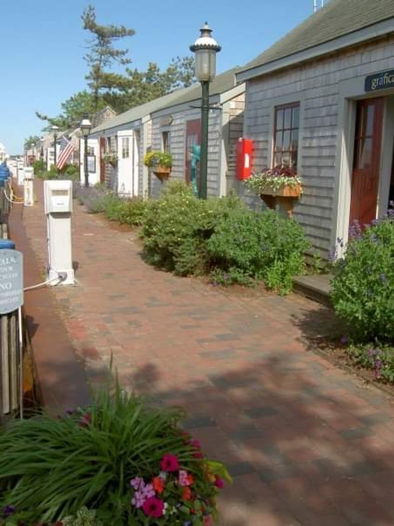 Nantucket, Massachusetts: Trade Car Keys for Cobblestones Nantucket, Massachusetts: Trade Car Keys for Cobblestones