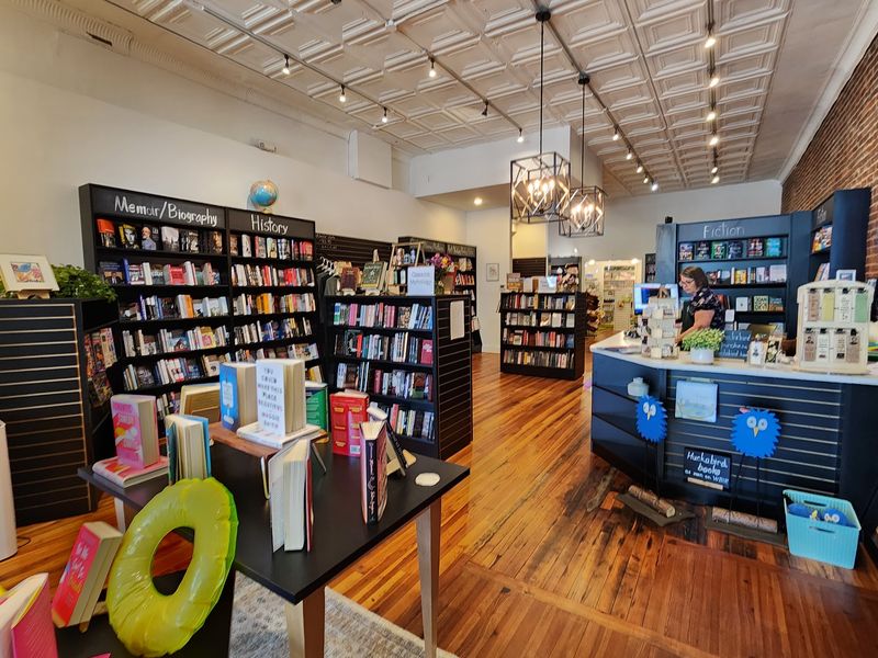 Neighborly Books, Maryville Neighborly Books, Maryville
