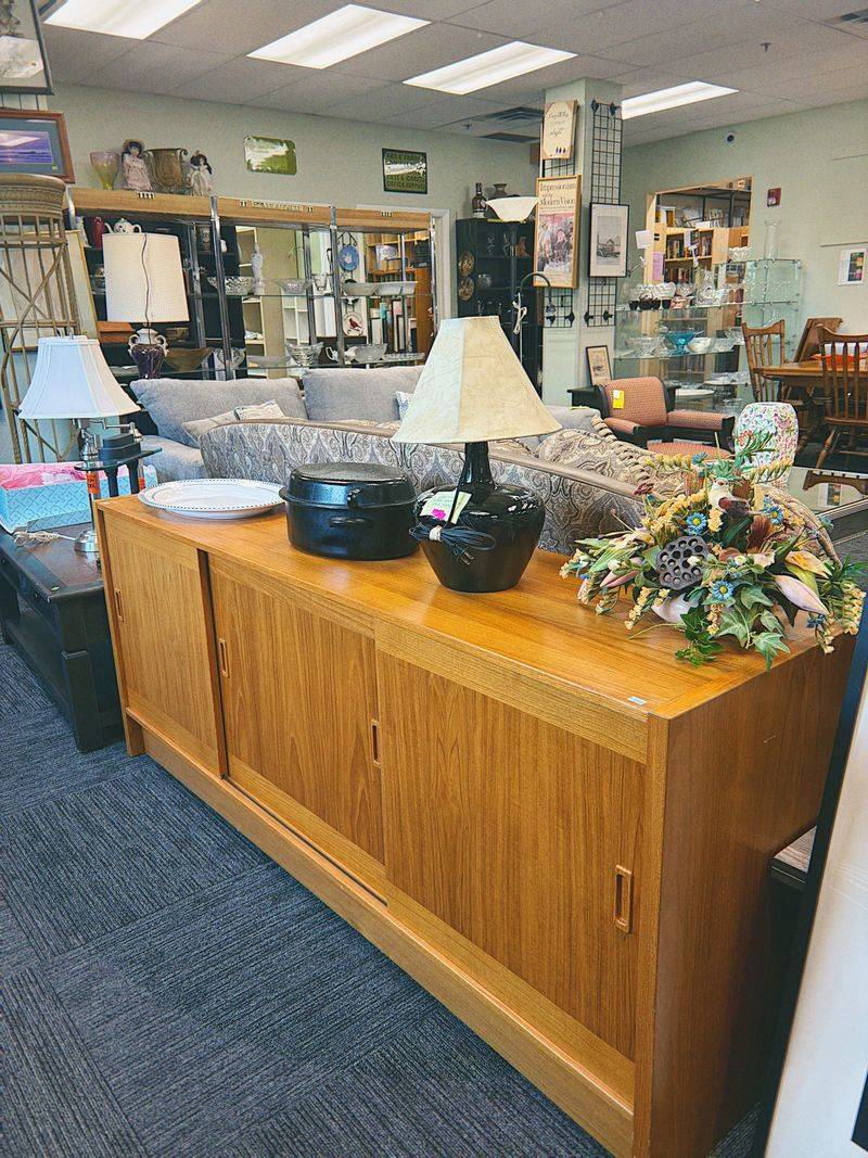 New Life Thrift (Glenside): A Practical Treasure Hunt