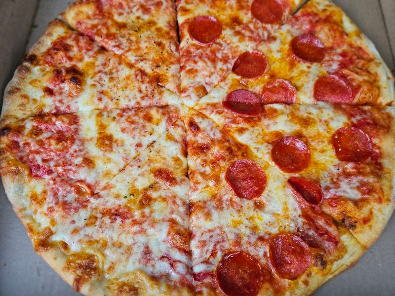 Nina's Pizza, Utica, NY Nina's Pizza, Utica, NY