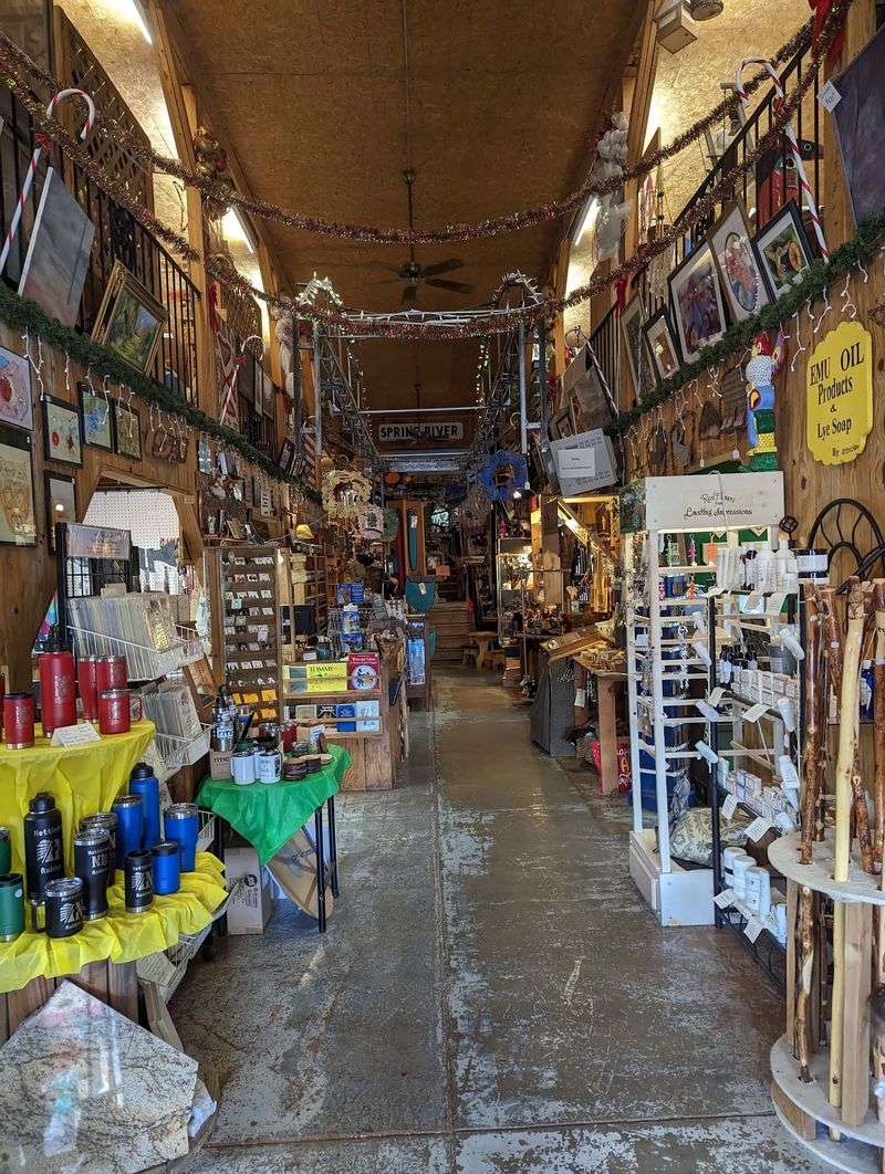 Ozark Classic Crafts Mall, Hardy, AR