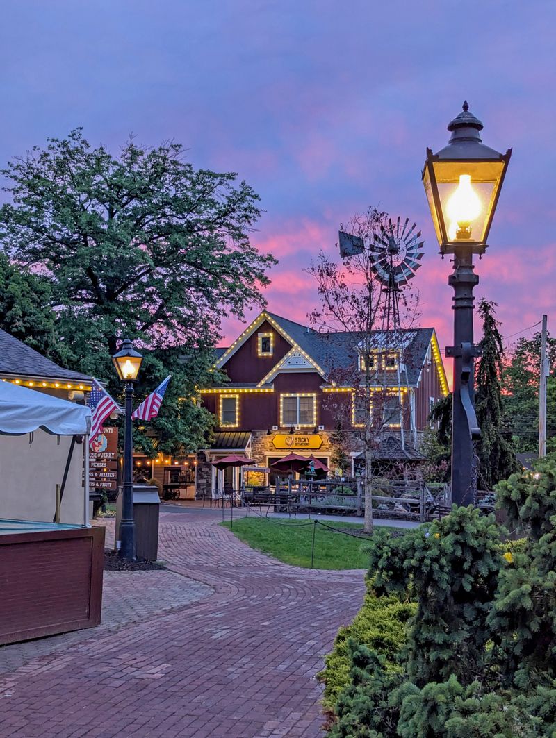 Peddler’s Village, Lahaska: A Browse-and-Snack Kind of Escape Peddler’s Village, Lahaska: A Browse-and-Snack Kind of Escape