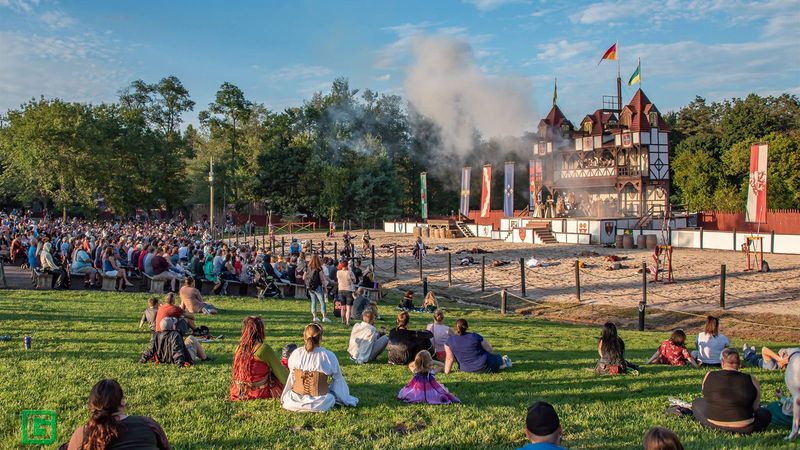Pennsylvania Renaissance Faire, Manheim: Sweater Weather With a Storybook Twist Pennsylvania Renaissance Faire, Manheim: Sweater Weather With a Storybook Twist