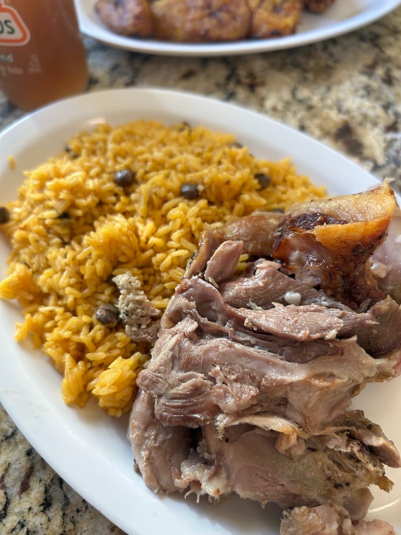 Pernil Gives the Plate Its Center of Gravity