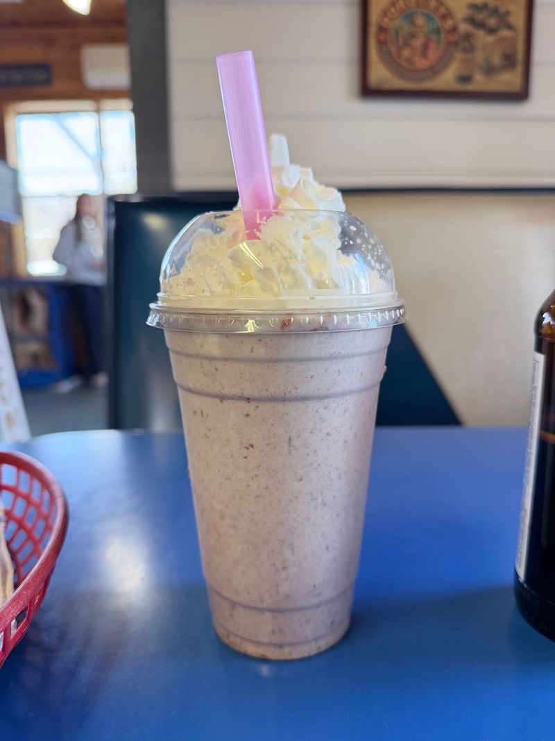 Pie Shakes and Hearty Diner Plates Pie Shakes and Hearty Diner Plates