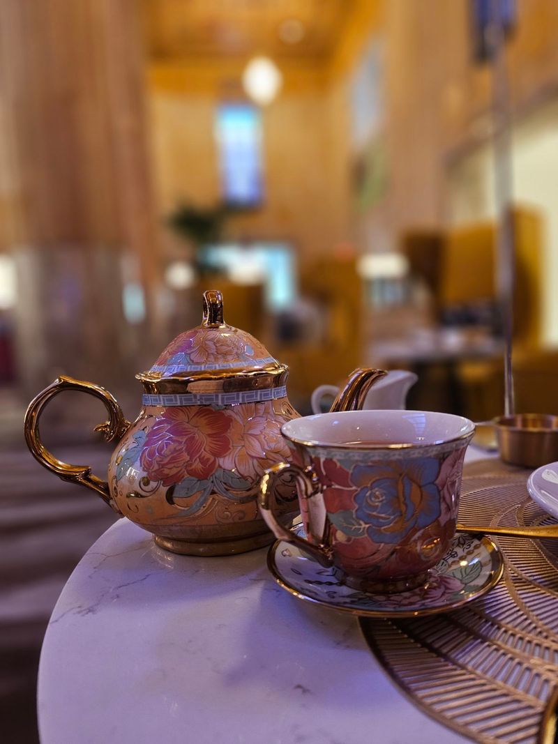 Pots of Tea Worth Lingering Over Pots of Tea Worth Lingering Over