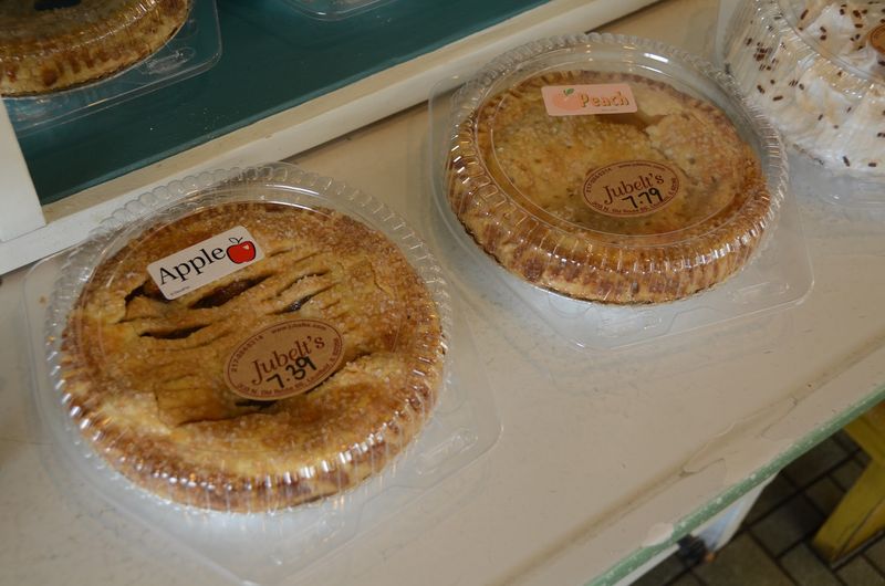 Mini Pies Make Party Planning Ridiculously Easy