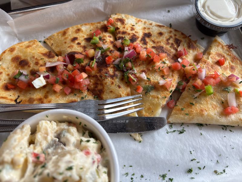 Burger Lovers And Flatbread Fans Get Plenty To Chew On