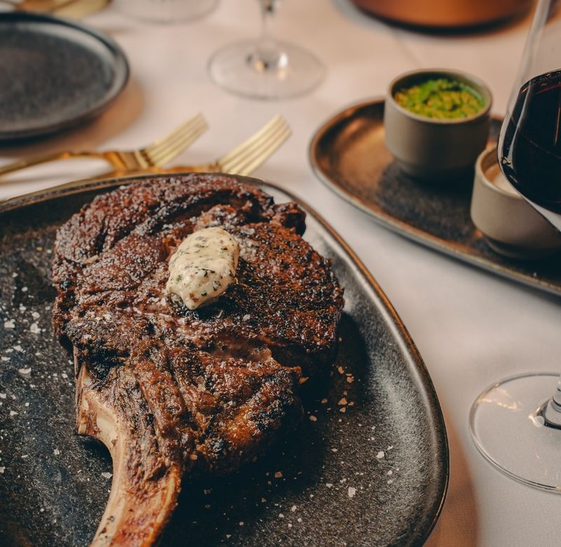 Raven Steakhouse and Lounge, Maryville