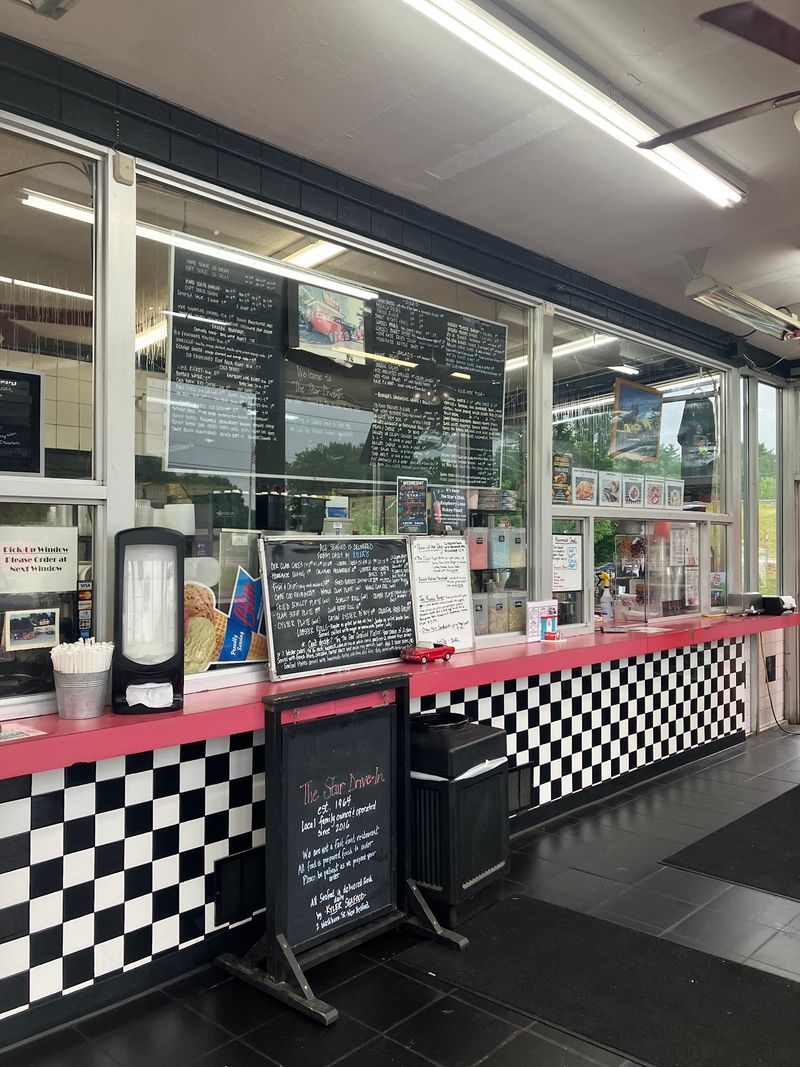 Retro Style Makes Every Meal Feel Like A Throwback