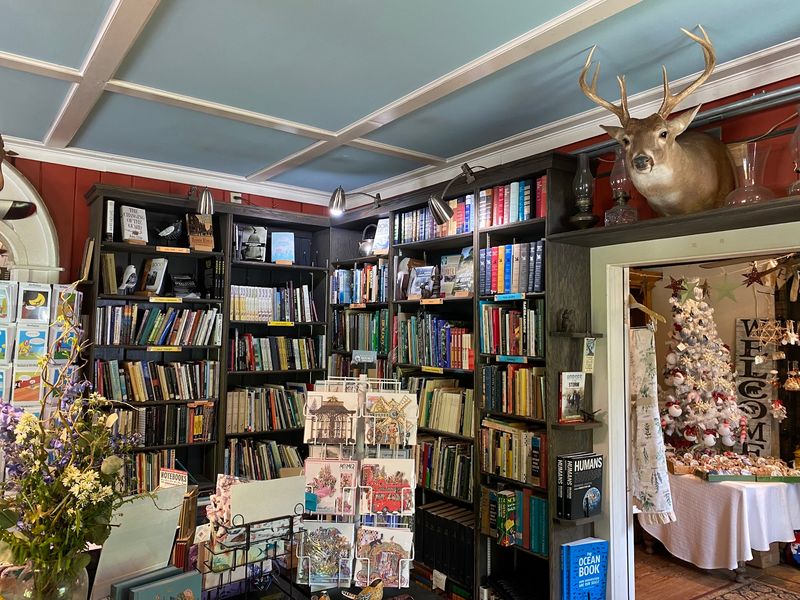 Room After Room of Nooks Room After Room of Nooks