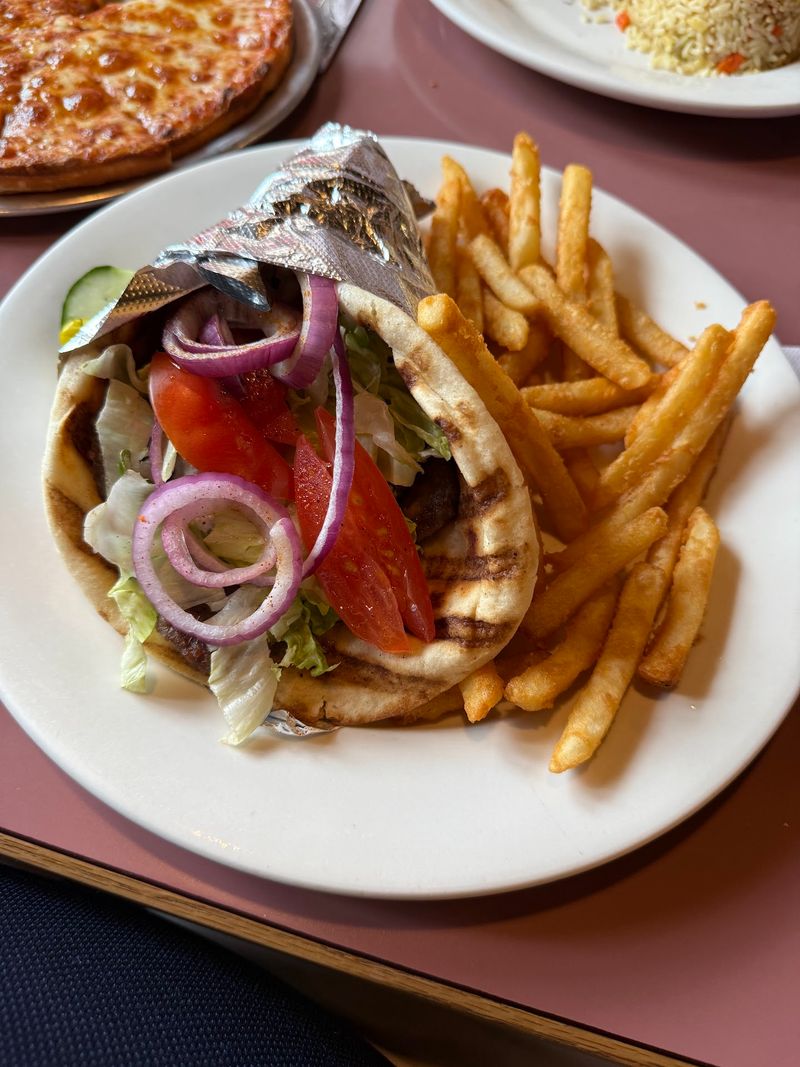Royal II Restaurant & Grill, Yarmouth Port: Solve the Mixed Group Dinner Royal II Restaurant & Grill, Yarmouth Port: Solve the Mixed Group Dinner