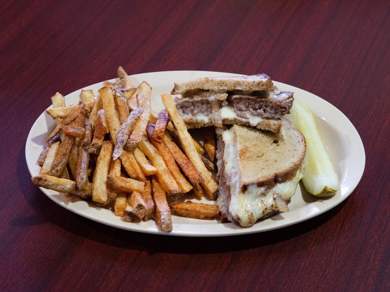 Rye Bread, Grilled Onions, And A Patty Melt Worth The Detour