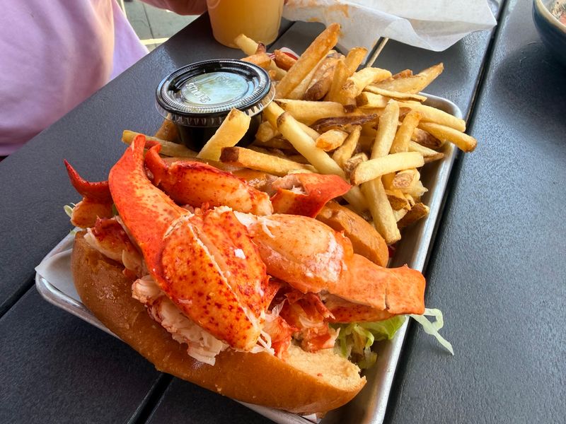 Savoring Fresh Lobster on the Massachusetts Coast