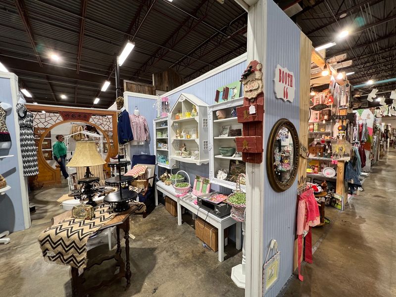 Seasonal Decor and Holiday Bargains