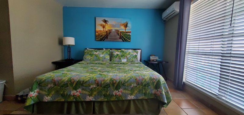 Simple Rooms That Let The Island Do The Talking Simple Rooms That Let The Island Do The Talking