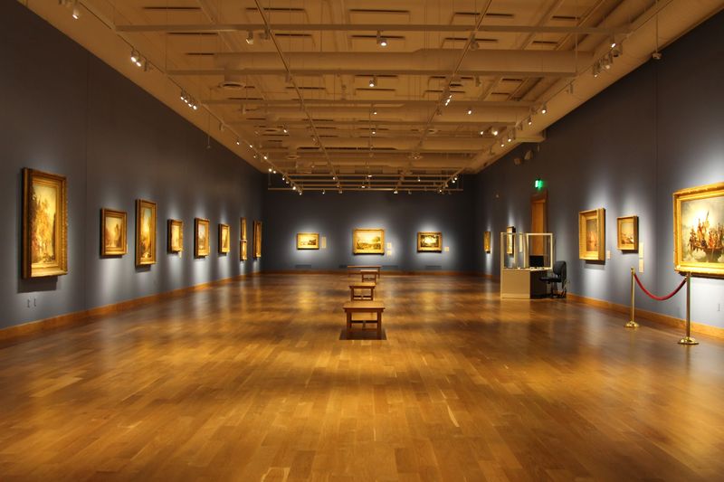 Six Galleries, Many Moods