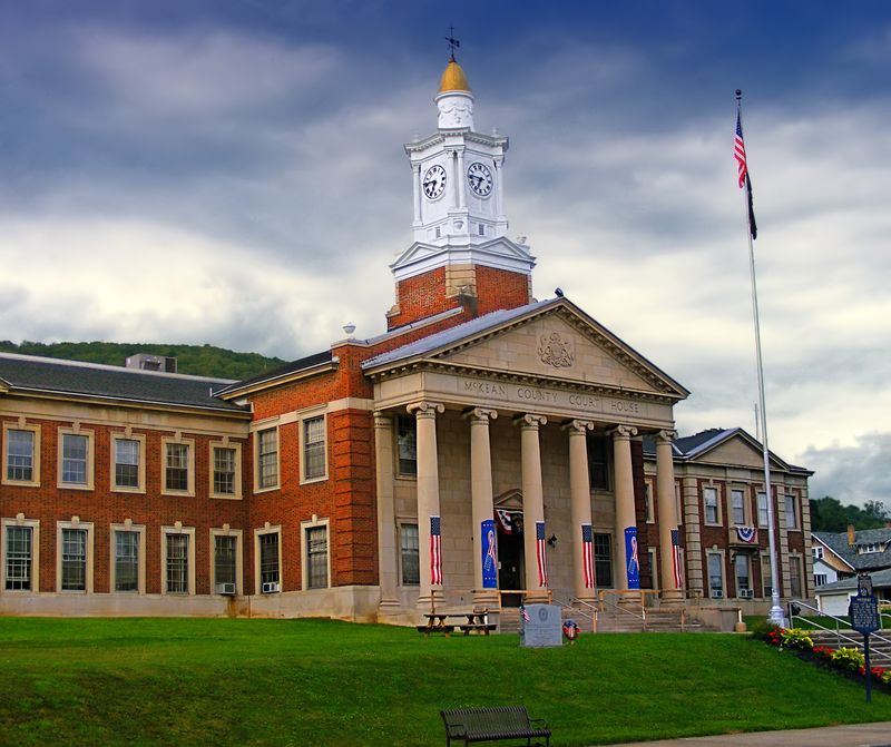 Smethport: Grand Houses and a Lakeside Pause