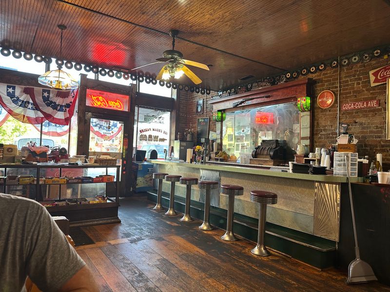 Soda Pop Junction, Lynnville