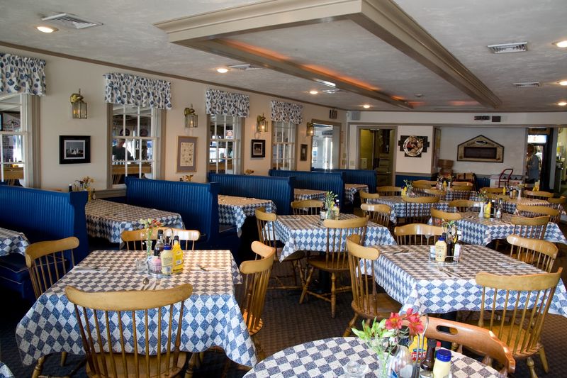 Spanky's Clam Shack and Seaside Saloon