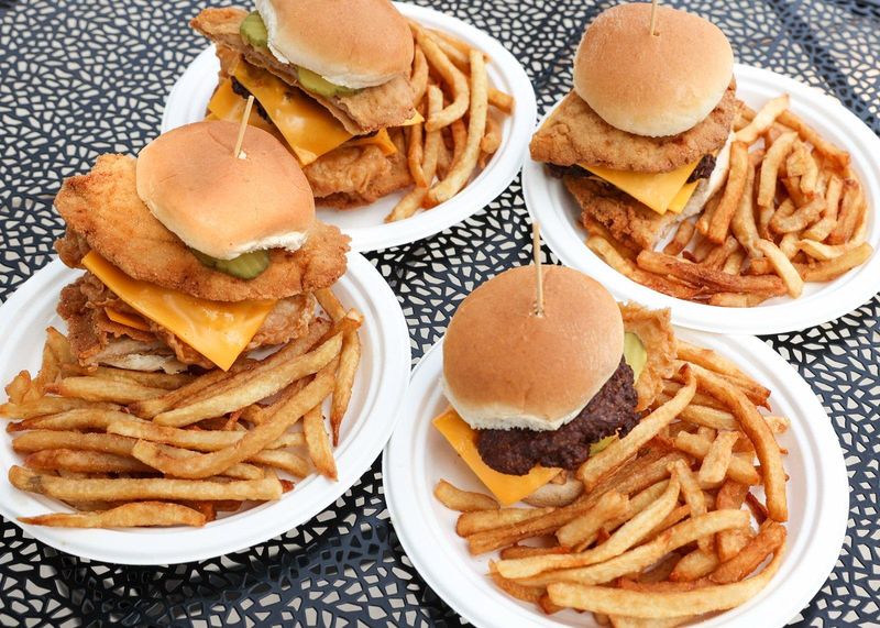A Paper-Plate Tradition Passed Down Through Generations