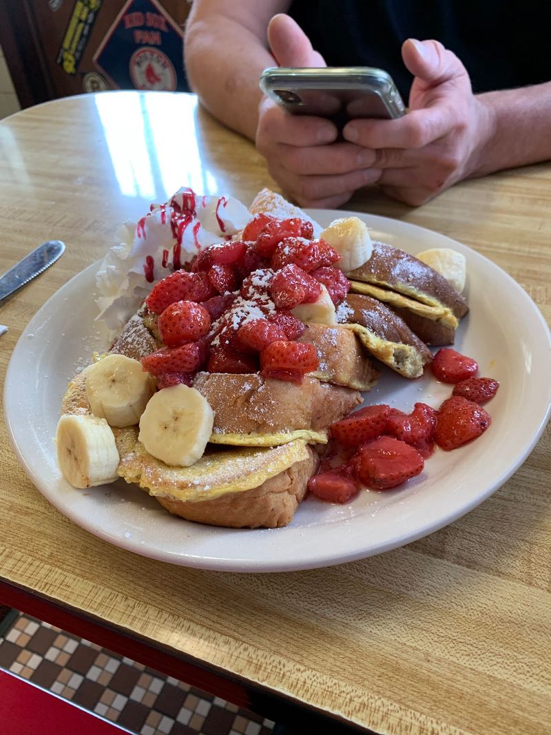Stuffed French Toast Gets Seriously Over The Top Stuffed French Toast Gets Seriously Over The Top