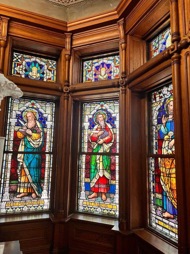 Sunlight Turns Into Art Through These Colorful Windows Sunlight Turns Into Art Through These Colorful Windows