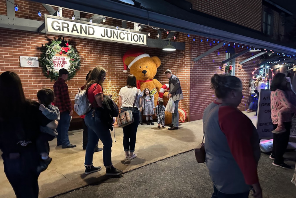 Tennessee’s Magical North Pole Christmas Train Is Returning and Tickets Are Already on Sale