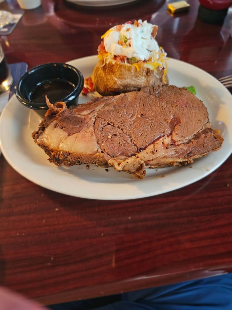 The Beef and Barrel Restaurant & Lounge