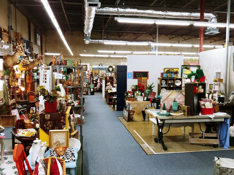 The Cotton Shed Vintage Market, Bryant, AR